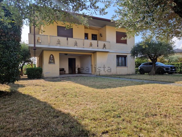 casa indipendente in vendita a Tezze sul Brenta