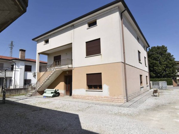 casa indipendente in vendita a Tezze sul Brenta in zona Belvedere