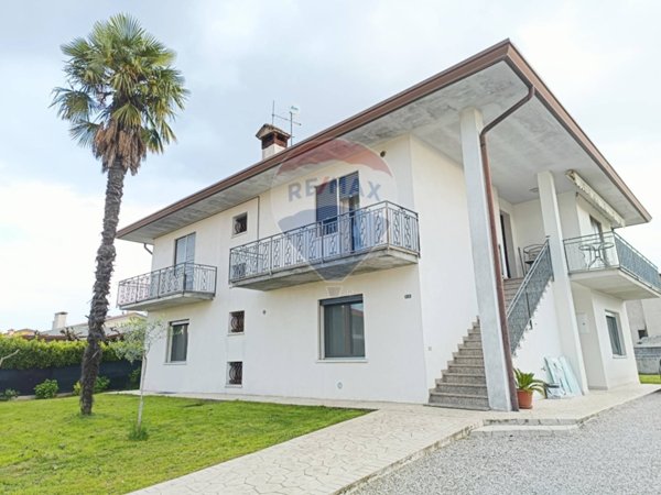 casa indipendente in vendita a Tezze sul Brenta in zona Belvedere