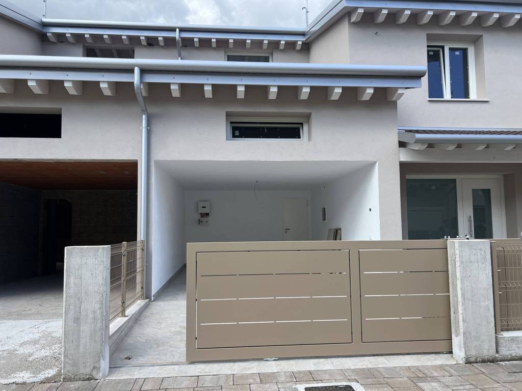 casa indipendente in vendita a Tezze sul Brenta