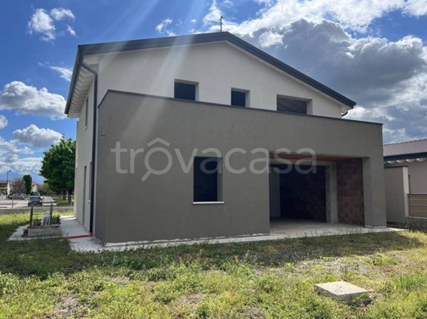 casa indipendente in vendita a Tezze sul Brenta