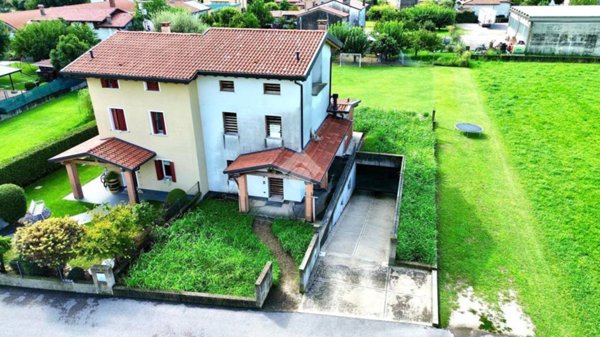 casa indipendente in vendita a Tezze sul Brenta in zona Belvedere