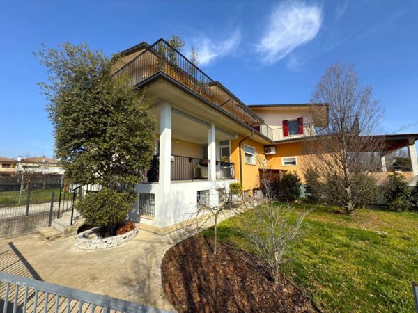 casa indipendente in vendita a Tezze sul Brenta