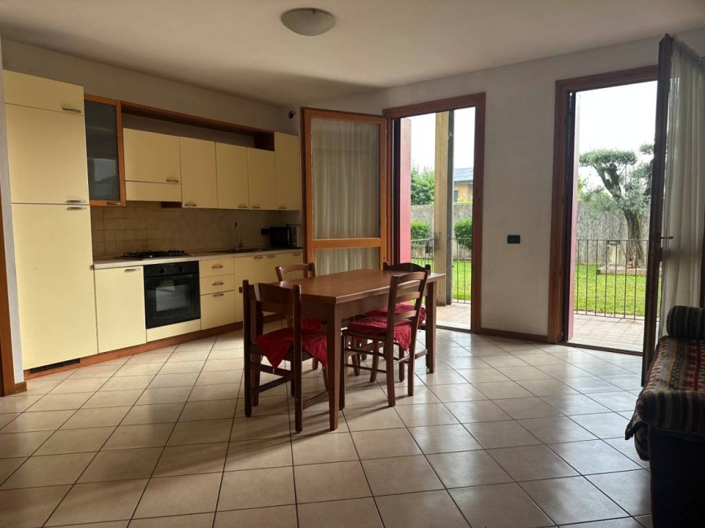 appartamento in vendita a Tezze sul Brenta in zona Belvedere