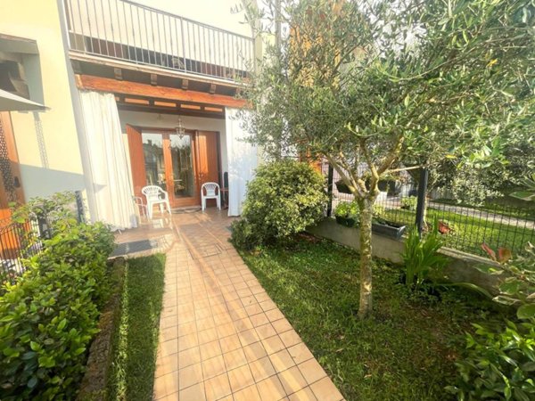 appartamento in vendita a Tezze sul Brenta in zona Tezze