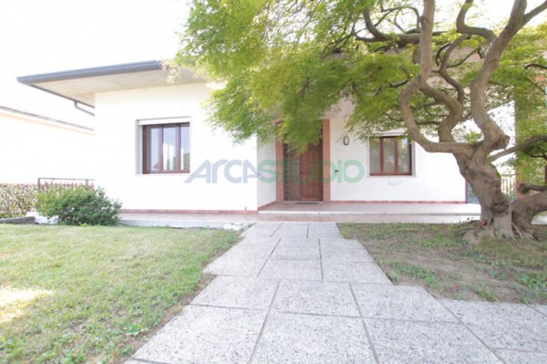 casa indipendente in vendita a Tezze sul Brenta
