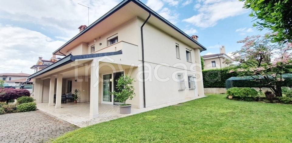 casa indipendente in vendita a Tezze sul Brenta