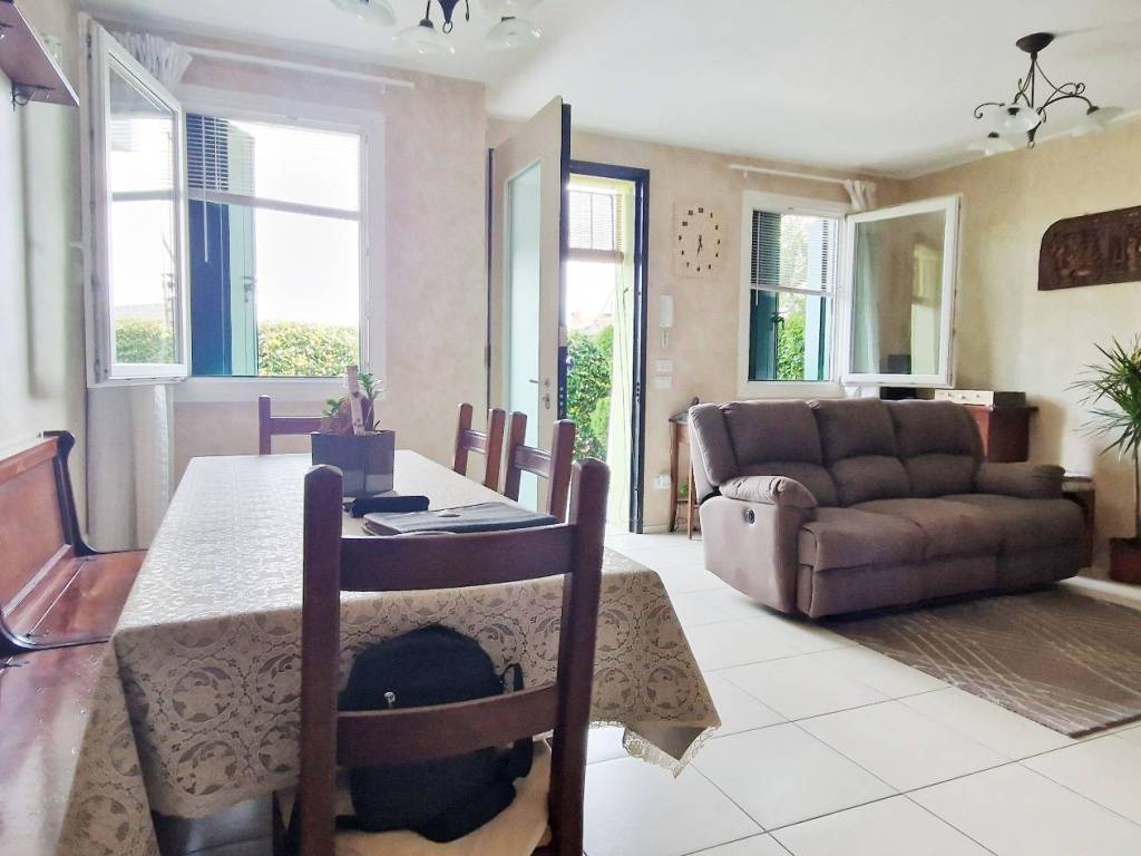 casa indipendente in vendita a Tezze sul Brenta in zona Belvedere