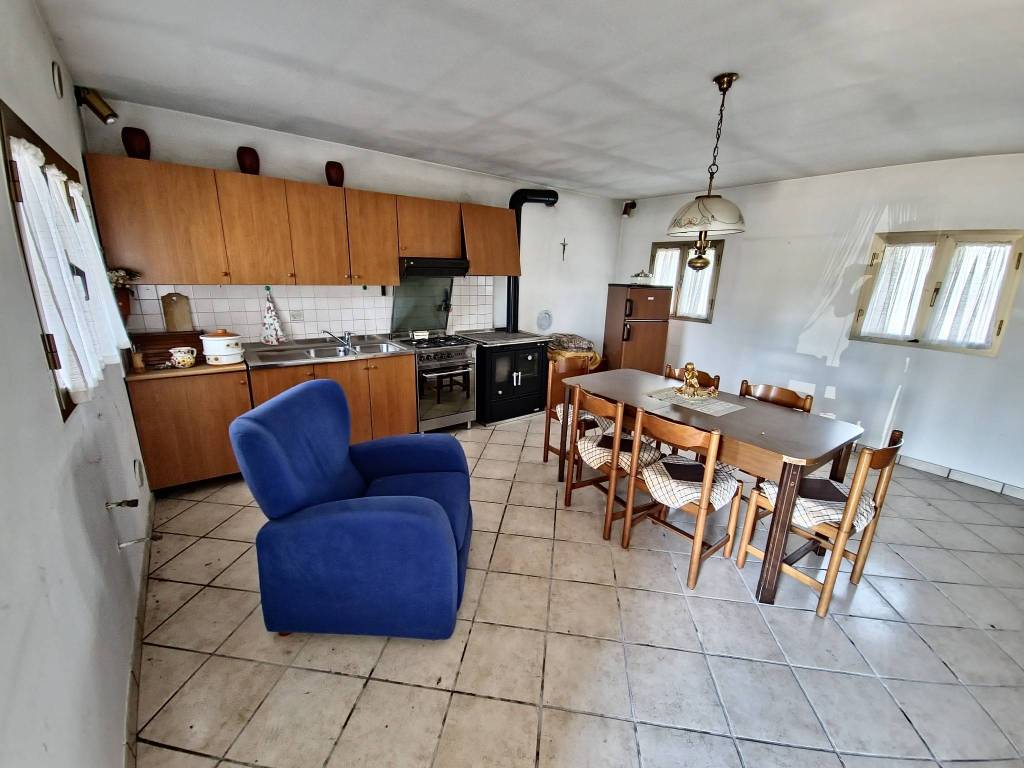 casa indipendente in vendita a Tezze sul Brenta in zona Tezze