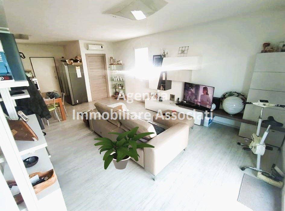 casa indipendente in vendita a Tezze sul Brenta in zona Tezze