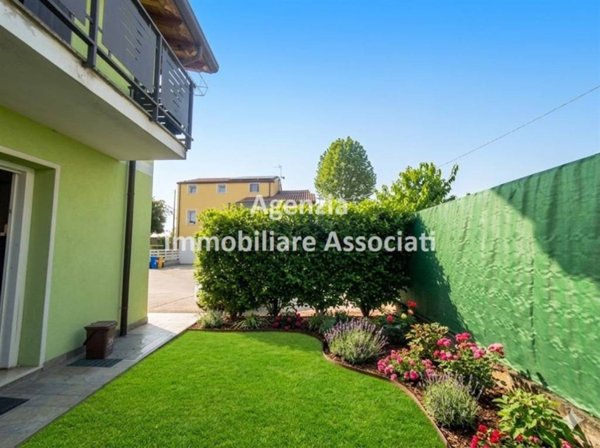 casa indipendente in vendita a Tezze sul Brenta