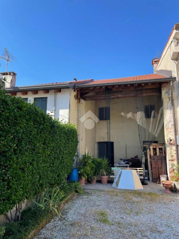 appartamento in vendita a Tezze sul Brenta in zona Granella