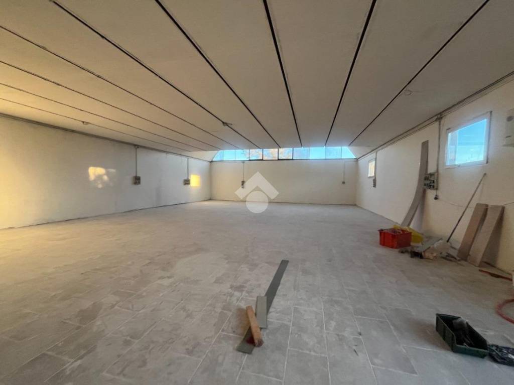 negozio in vendita a Tezze sul Brenta in zona Tezze