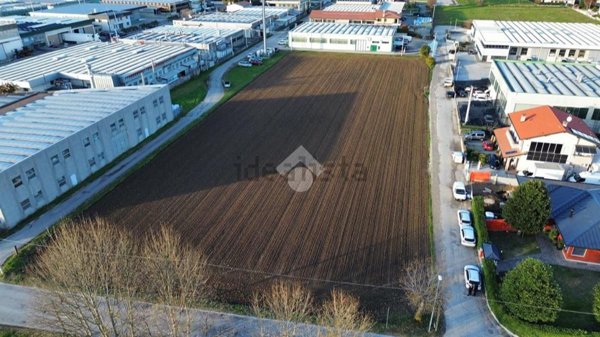 terreno edificabile in vendita a Tezze sul Brenta in zona Belvedere