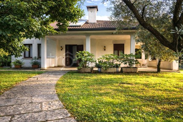 casa indipendente in vendita a Tezze sul Brenta in zona Tezze