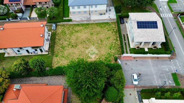 terreno edificabile in vendita a Tezze sul Brenta in zona Belvedere