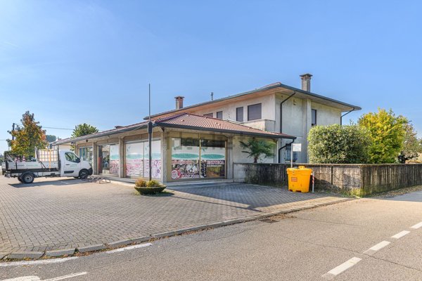 locale commerciale in vendita a Tezze sul Brenta
