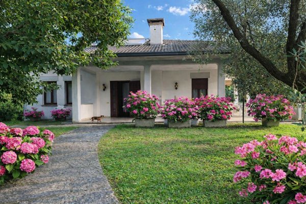 casa indipendente in vendita a Tezze sul Brenta