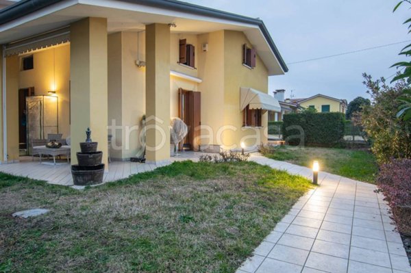 casa indipendente in vendita a Tezze sul Brenta in zona Tezze