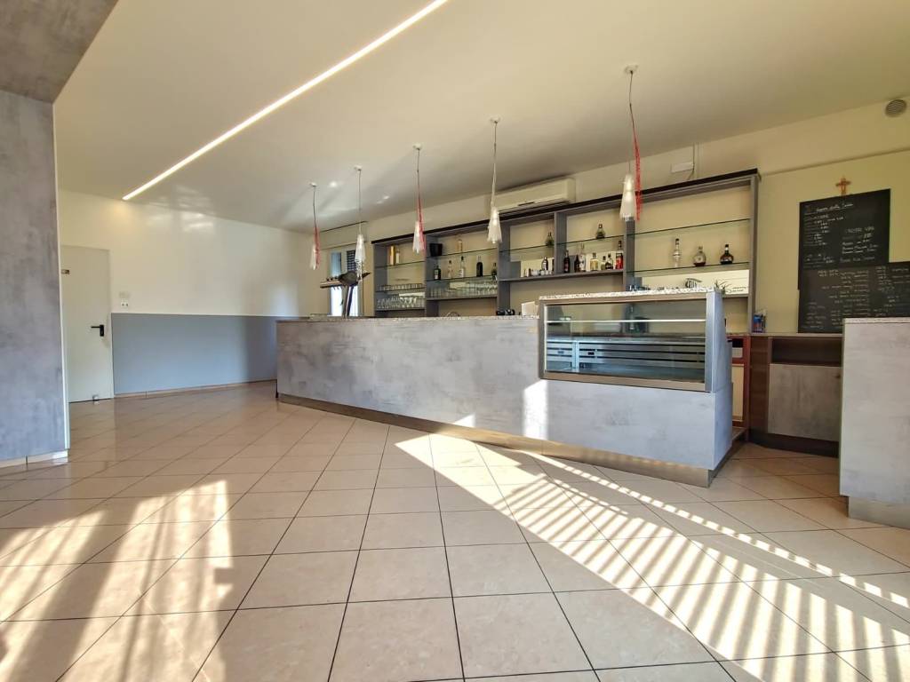 negozio in vendita a Tezze sul Brenta in zona Tezze