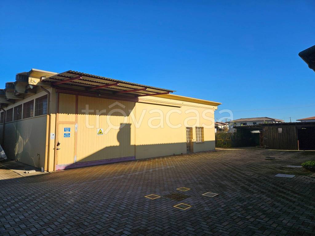 locale commerciale in vendita a Tezze sul Brenta in zona Belvedere