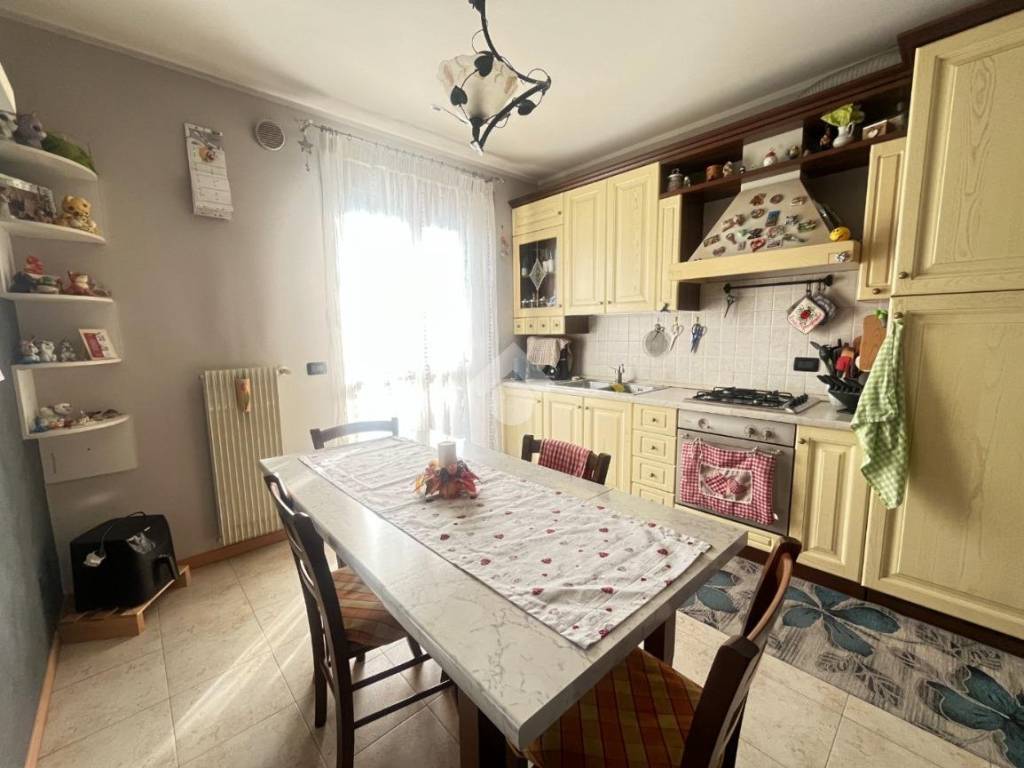 appartamento in vendita a Tezze sul Brenta in zona Tezze