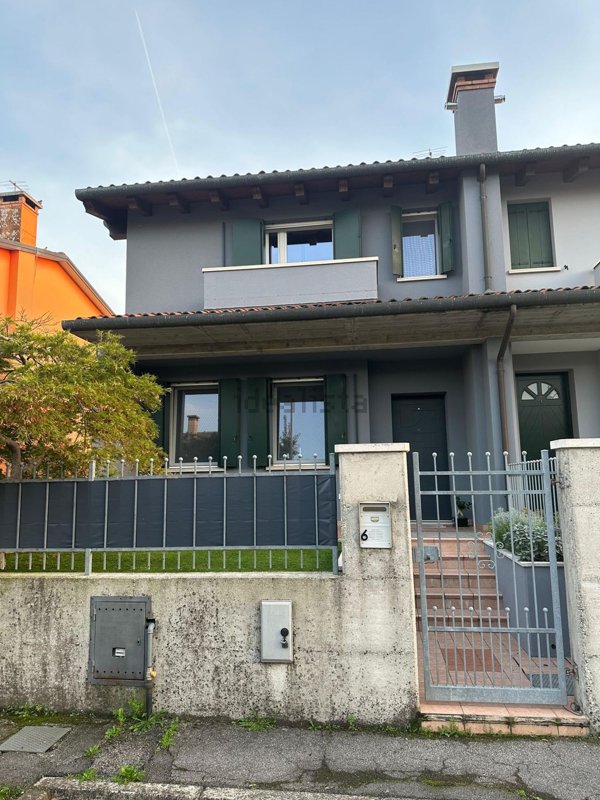 casa indipendente in vendita a Tezze sul Brenta