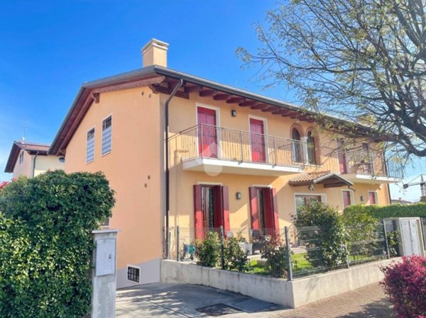 appartamento in vendita a Tezze sul Brenta in zona Stroppari