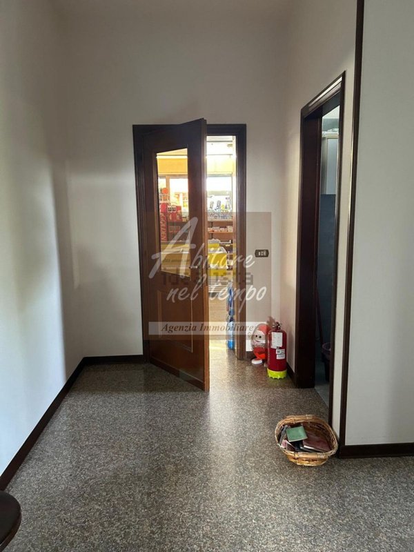 locale commerciale in vendita a Tezze sul Brenta in zona Campagnari