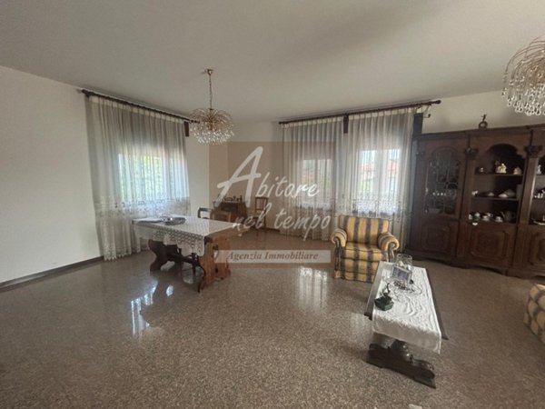 casa indipendente in vendita a Tezze sul Brenta in zona Tezze
