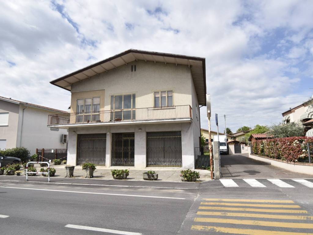 casa indipendente in vendita a Tezze sul Brenta in zona Granella