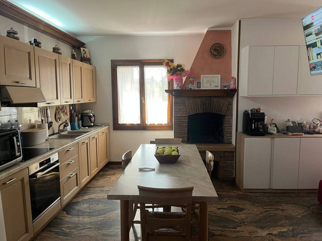 casa indipendente in vendita a Tezze sul Brenta
