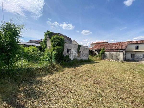 casale in vendita a Tezze sul Brenta in zona Campagnari