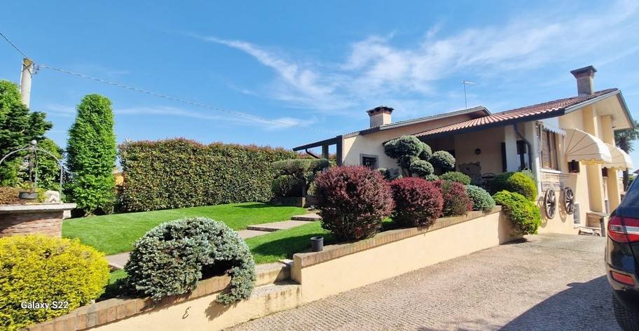 casa indipendente in vendita a Tezze sul Brenta in zona Belvedere