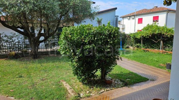 casa indipendente in vendita a Tezze sul Brenta in zona Tezze