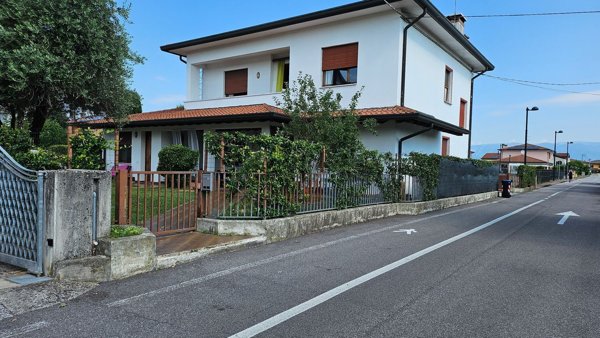 casa indipendente in vendita a Tezze sul Brenta