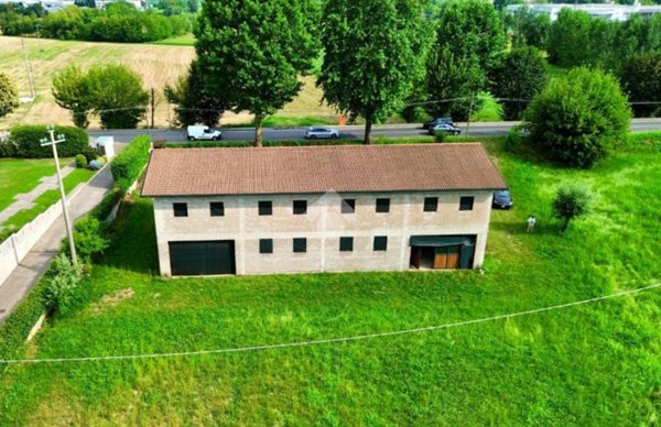 casa indipendente in vendita a Tezze sul Brenta in zona Tezze