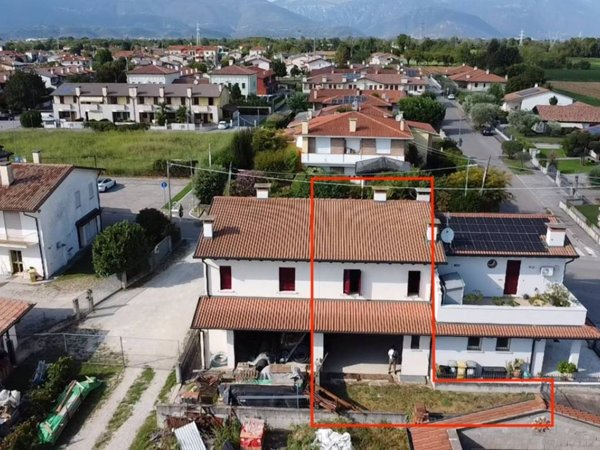 casa indipendente in vendita a Tezze sul Brenta in zona Tezze