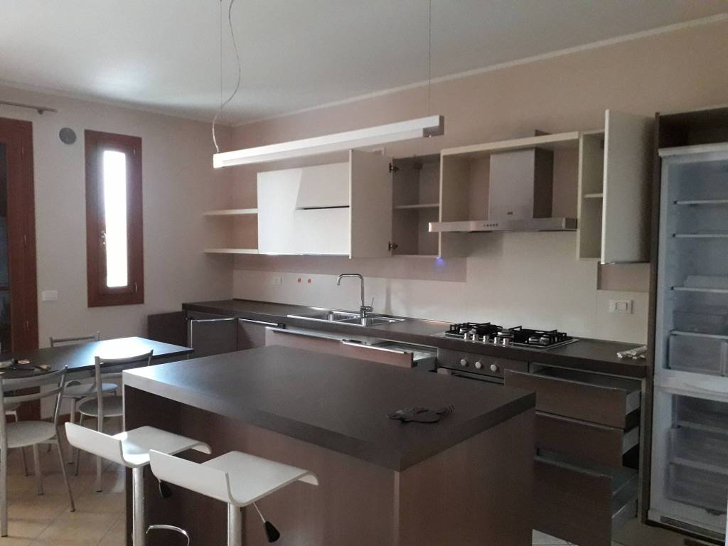 appartamento in vendita a Tezze sul Brenta in zona Tezze