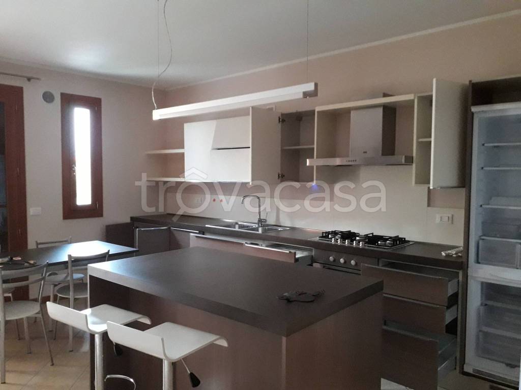 appartamento in vendita a Tezze sul Brenta in zona Tezze