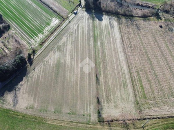 terreno in vendita a Tezze sul Brenta in zona Tezze