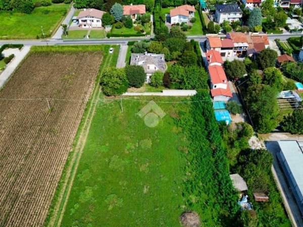 terreno in vendita a Tezze sul Brenta in zona Tezze