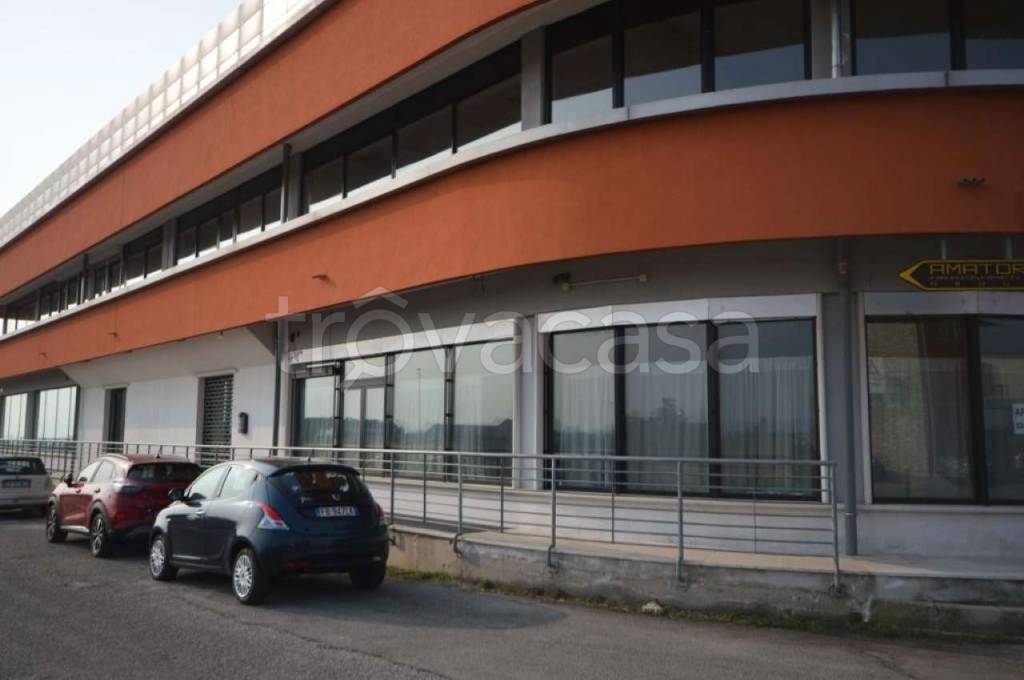 ufficio in vendita a Thiene in zona Santo