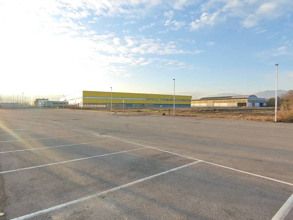 locale commerciale in vendita a Thiene