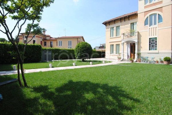 casa indipendente in vendita a Thiene