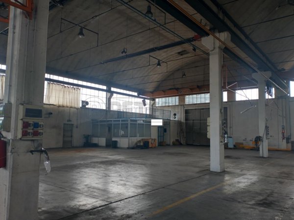 locale commerciale in affitto a Thiene