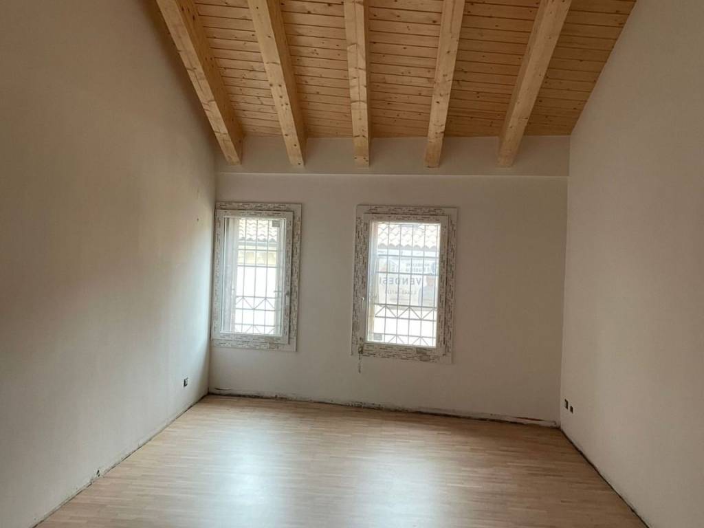 appartamento in vendita a Thiene in zona Santo