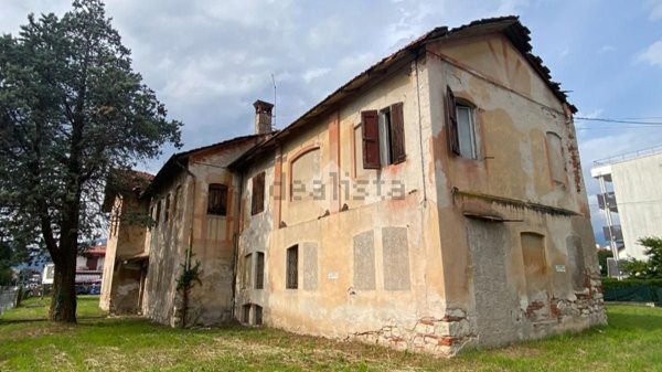esavano in vendita a Thiene