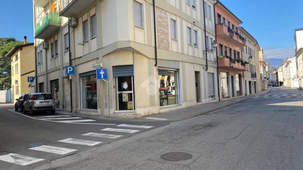 appartamento in vendita a Thiene in zona Santo