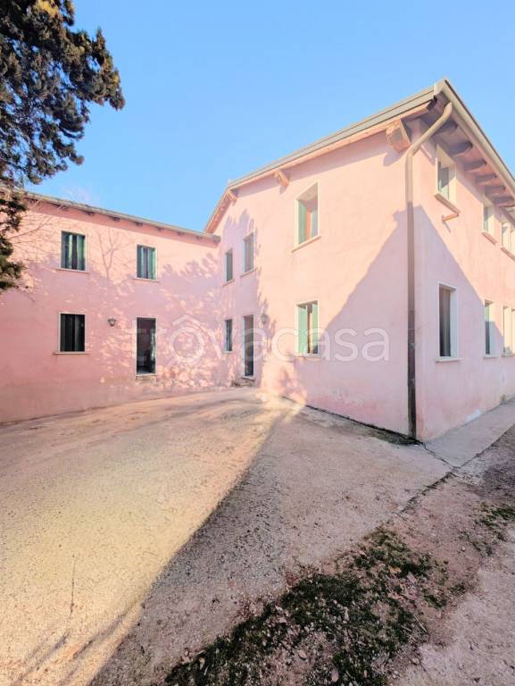 casa indipendente in vendita a Thiene